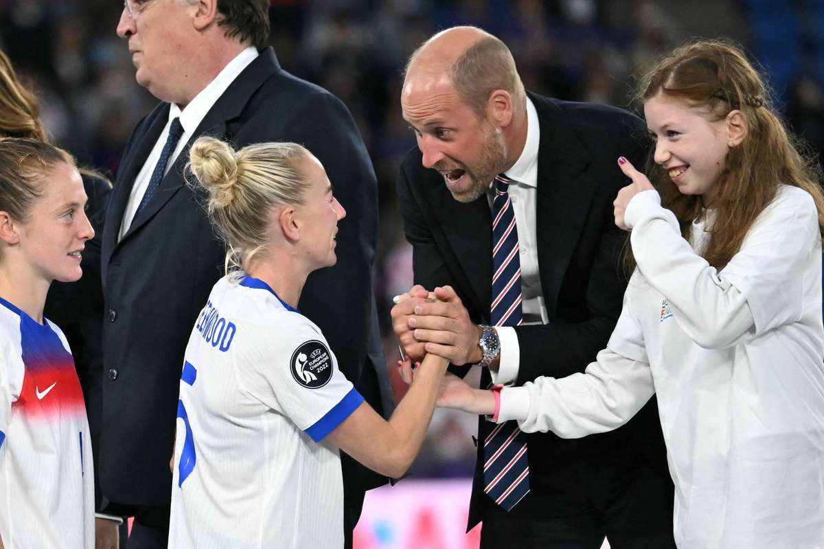 England Women: Royals and Prime Minister lead tributes to Lionesses