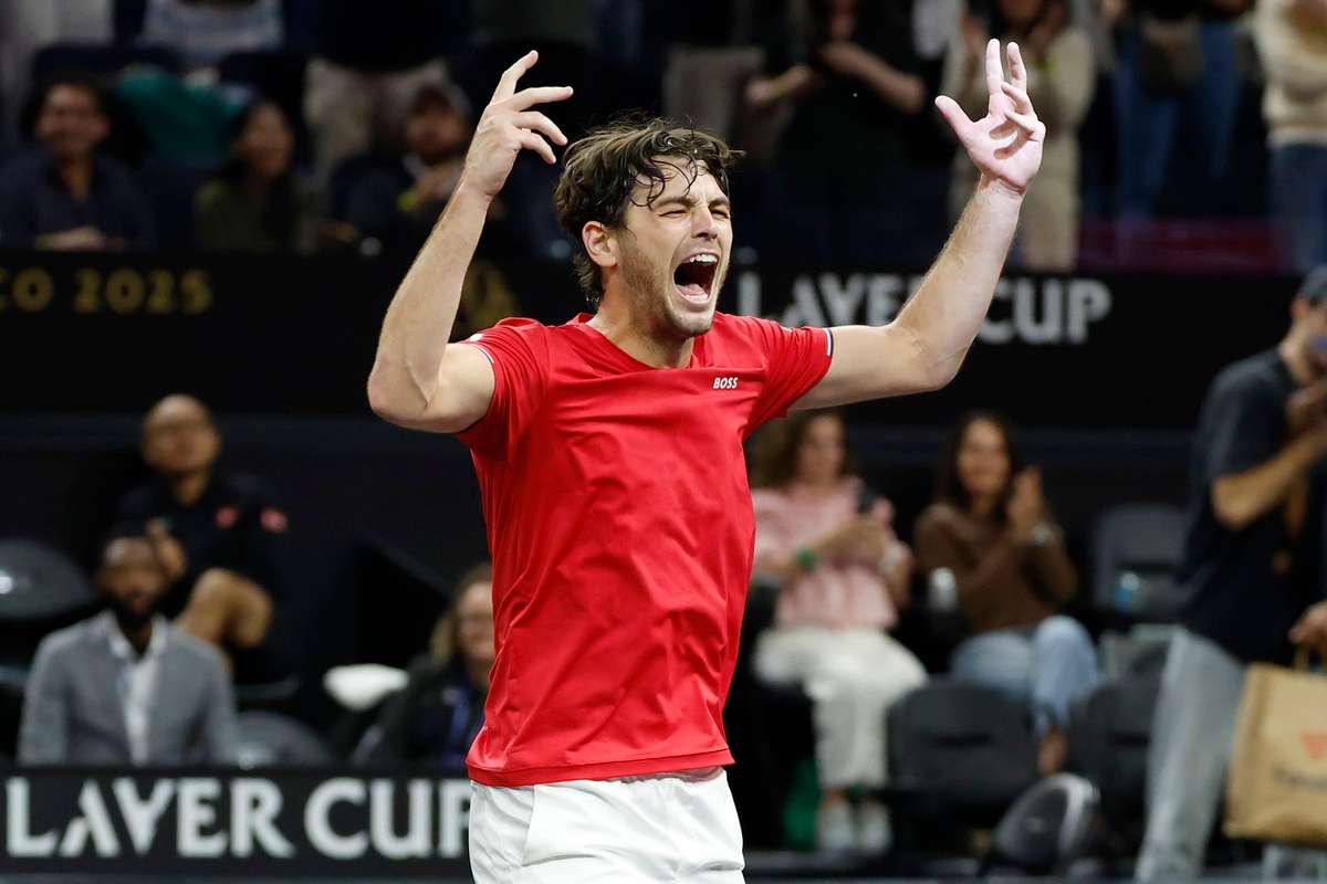 Taylor Fritz stuns Carlos Alcaraz as Team World take commanding lead in Laver Cup